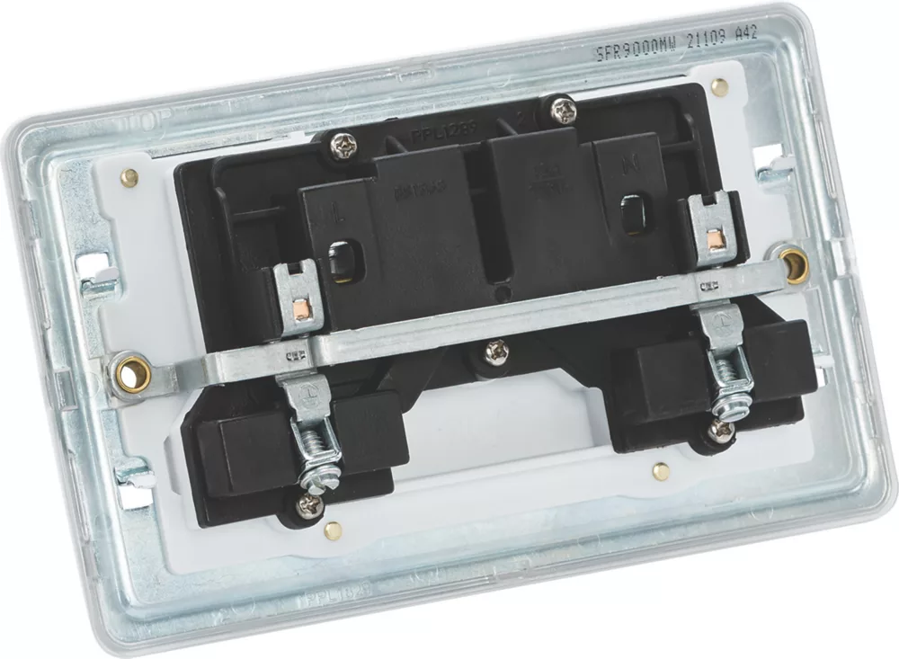 Knightsbridge SFR9000MW 13A 2-Gang DP Switched Double Socket Matt White With White Inserts 5 Knightsbridge SFR9000MW 13A 2-Gang DP Switched Double Socket Matt White With White Inserts - Image 3