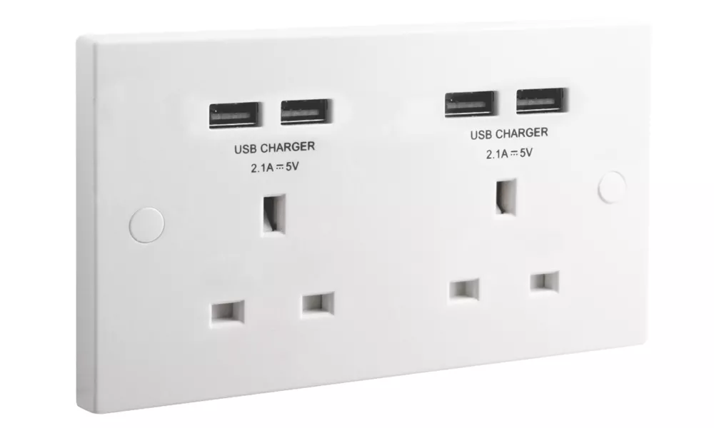 British General 900 Series 13A 2-Gang Unswitched Socket + 4.2A 4-Outlet Type A USB Charger White 4 British General 900 Series 13A 2-Gang Unswitched Socket + 4.2A 4-Outlet Type A USB Charger White - Image 2