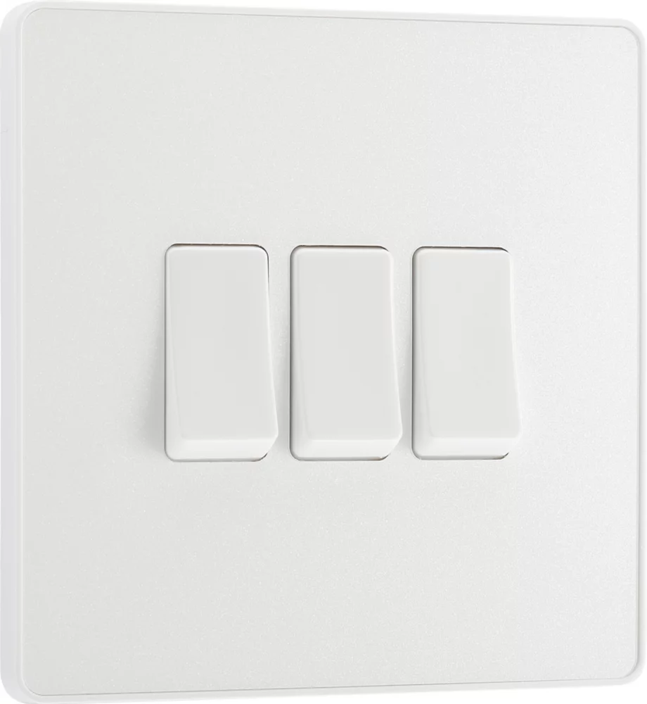 British General Evolve 20 A 16AX 3-Gang 2-Way Light Switch Pearlescent White With White Inserts 4 British General Evolve 20 A 16AX 3-Gang 2-Way Light Switch Pearlescent White With White Inserts - Image 2