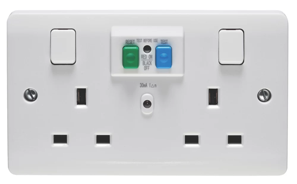 Crabtree Instinct 13A 2-Gang DP Switched Passive RCD Socket White 4 Crabtree Instinct 13A 2-Gang DP Switched Passive RCD Socket White - Image 2