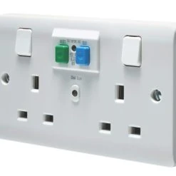 Crabtree Instinct 13A 2-Gang DP Switched Passive RCD Socket White