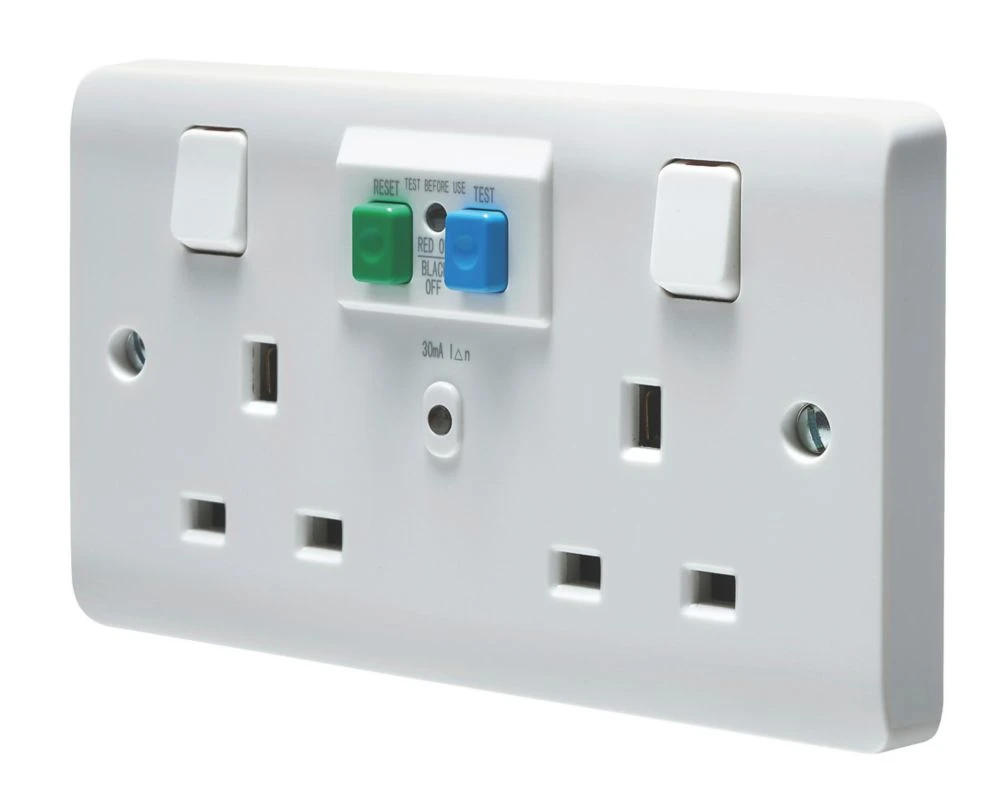 Crabtree Instinct 13A 2-Gang DP Switched Passive RCD Socket White 3 Crabtree Instinct 13A 2-Gang DP Switched Passive RCD Socket White