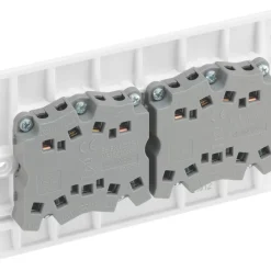 British General 800 Series 20A 16AX 6-Gang 2-Way Light Switch White -British General Shop 437XF A2