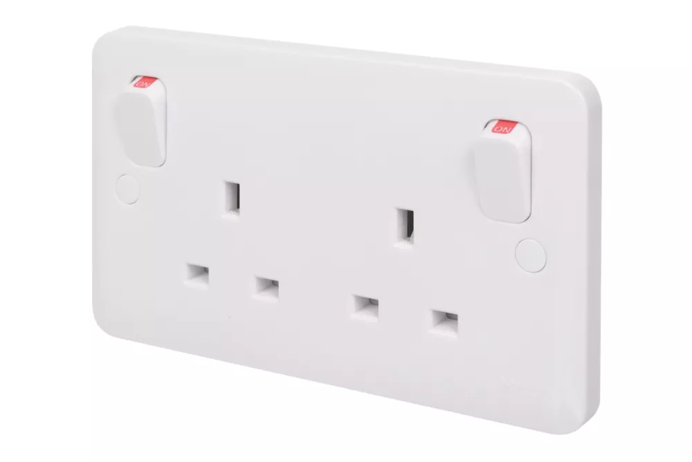 Schneider Electric Lisse 13A 2-Gang DP Switched Plug Socket White 3 Schneider Electric Lisse 13A 2-Gang DP Switched Plug Socket White