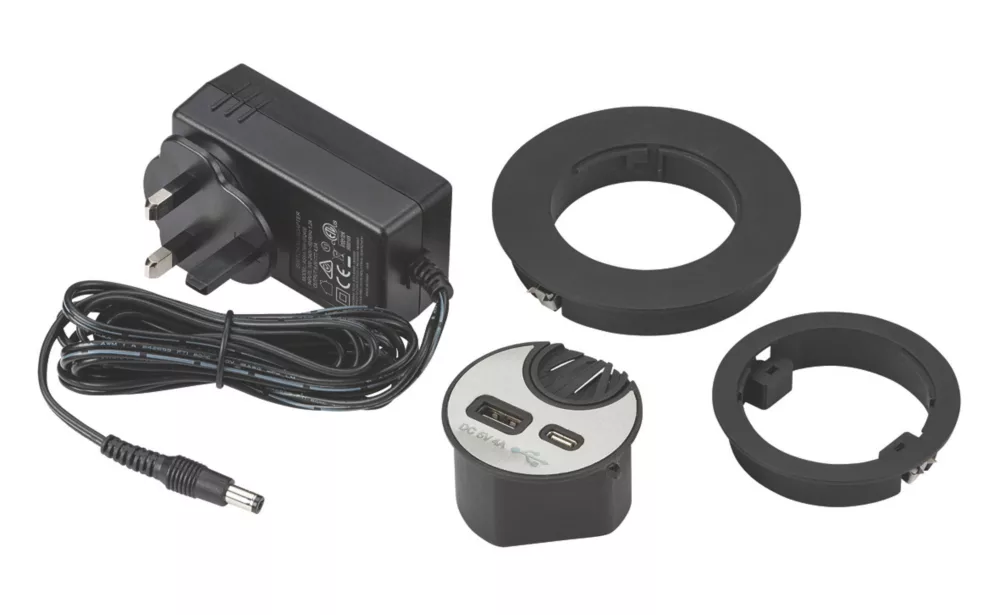 Knightsbridge SK0012 4.0A 2-Outlet Type A & C Desktop USB Charger Brushed Chrome 5 Knightsbridge SK0012 4.0A 2-Outlet Type A & C Desktop USB Charger Brushed Chrome - Image 3