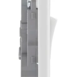 British General 800 Series 10AX 3-Gang 2-Way Light Switch White -British General Shop 622HV A2