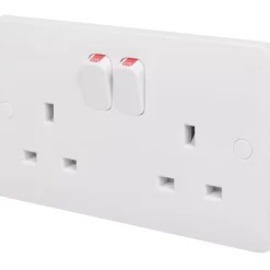 Schneider Electric Lisse 13A 2-Gang SP Switched Plug Socket White