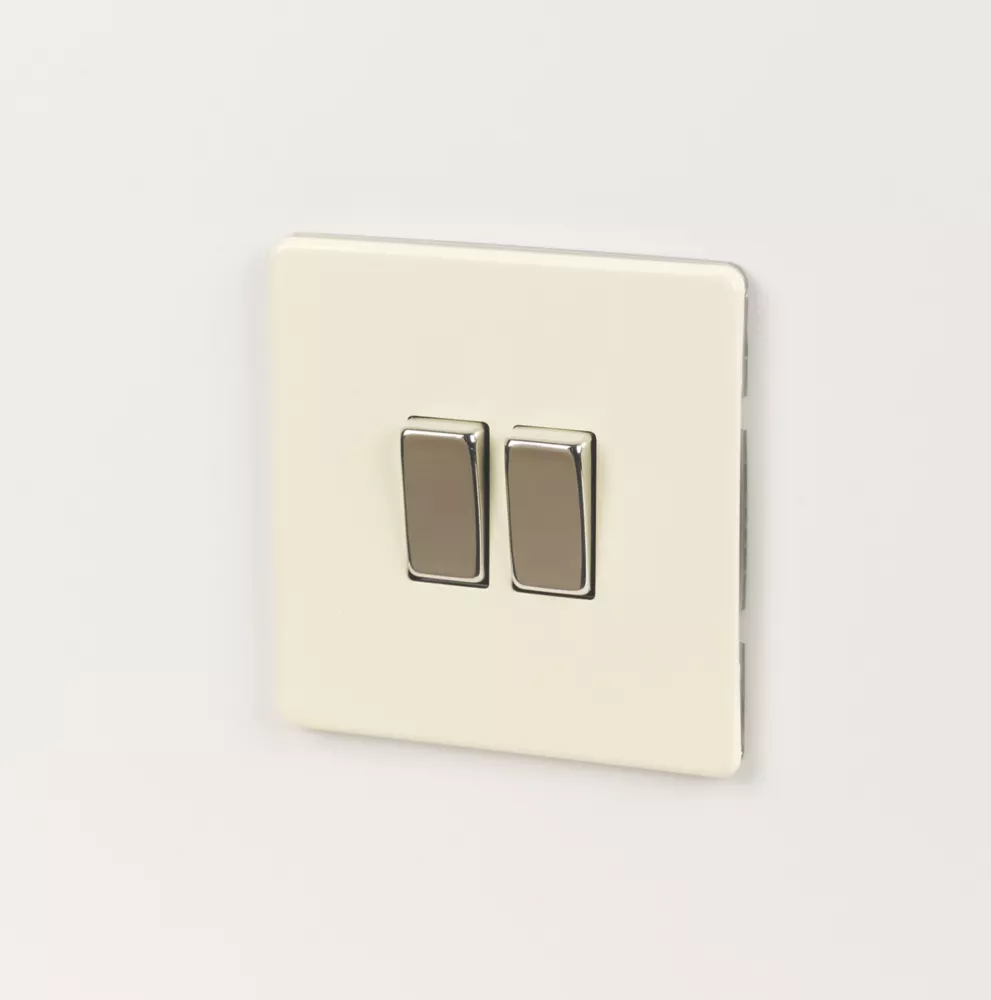 Varilight 10AX 2-Gang 2-Way Light Switch White Chocolate 6 Varilight 10AX 2-Gang 2-Way Light Switch White Chocolate - Image 4