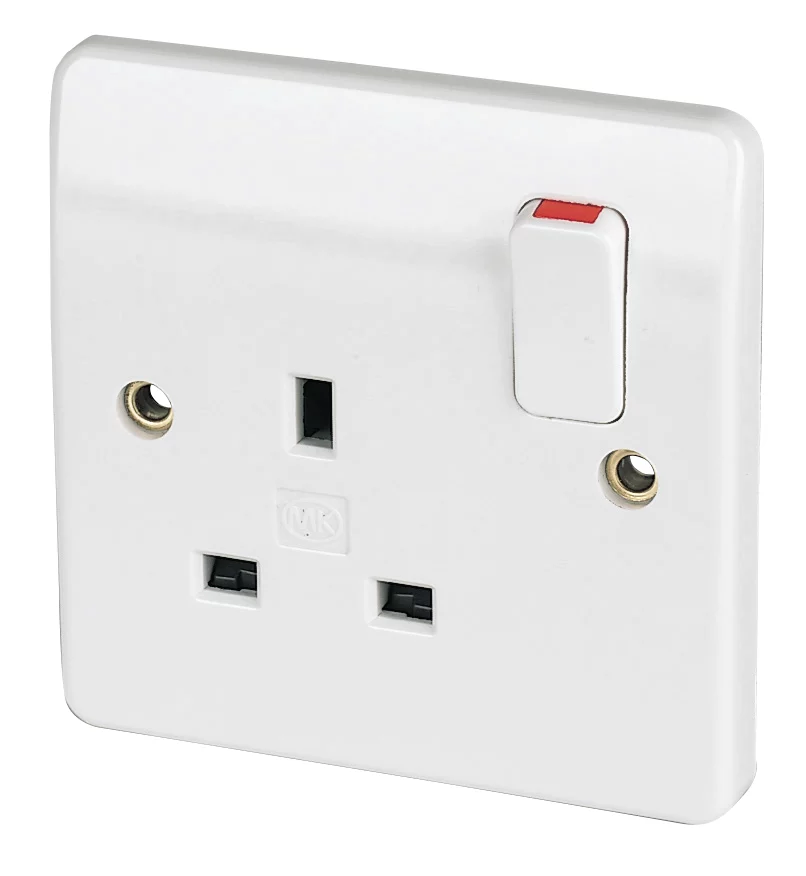 MK Logic Plus 13A 1-Gang DP Switched Plug Socket White 5 Pack 4 MK Logic Plus 13A 1-Gang DP Switched Plug Socket White 5 Pack - Image 2