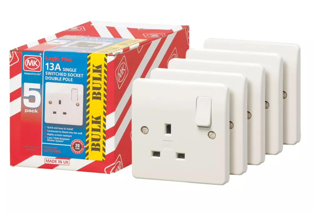 MK Logic Plus 13A 1-Gang DP Switched Plug Socket White 5 Pack 5 MK Logic Plus 13A 1-Gang DP Switched Plug Socket White 5 Pack - Image 3