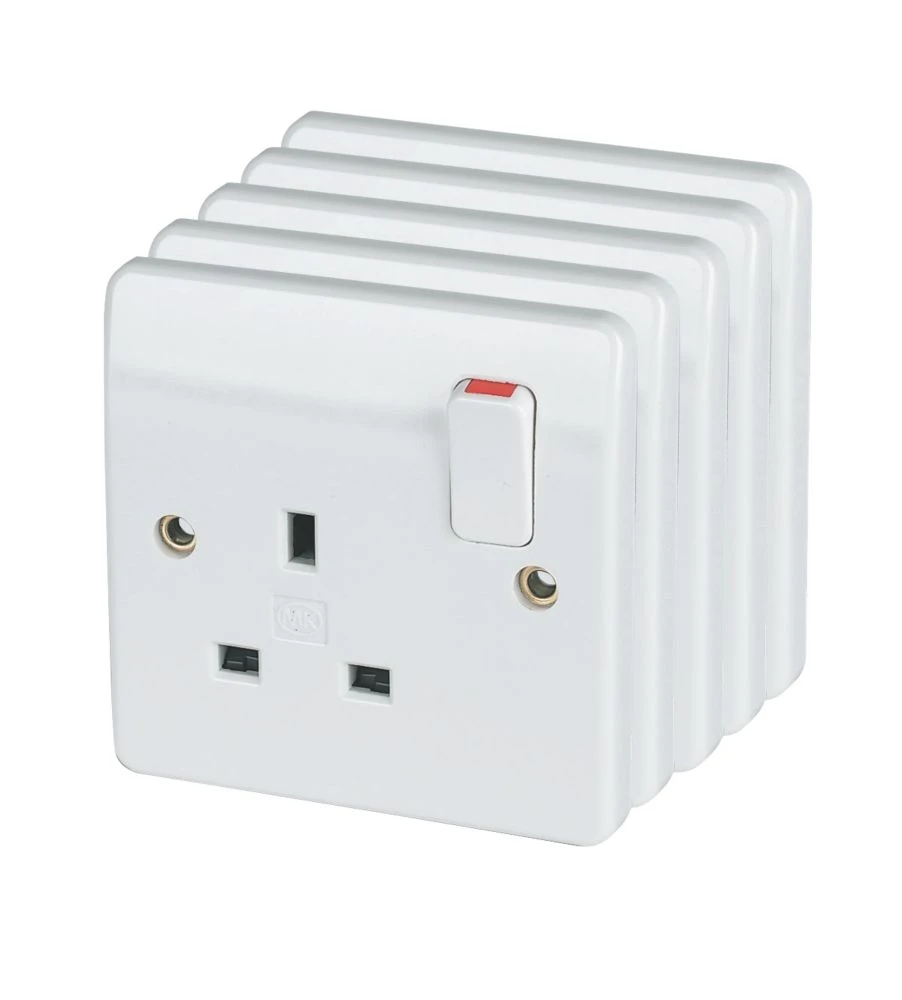MK Logic Plus 13A 1-Gang DP Switched Plug Socket White 5 Pack 3 MK Logic Plus 13A 1-Gang DP Switched Plug Socket White 5 Pack