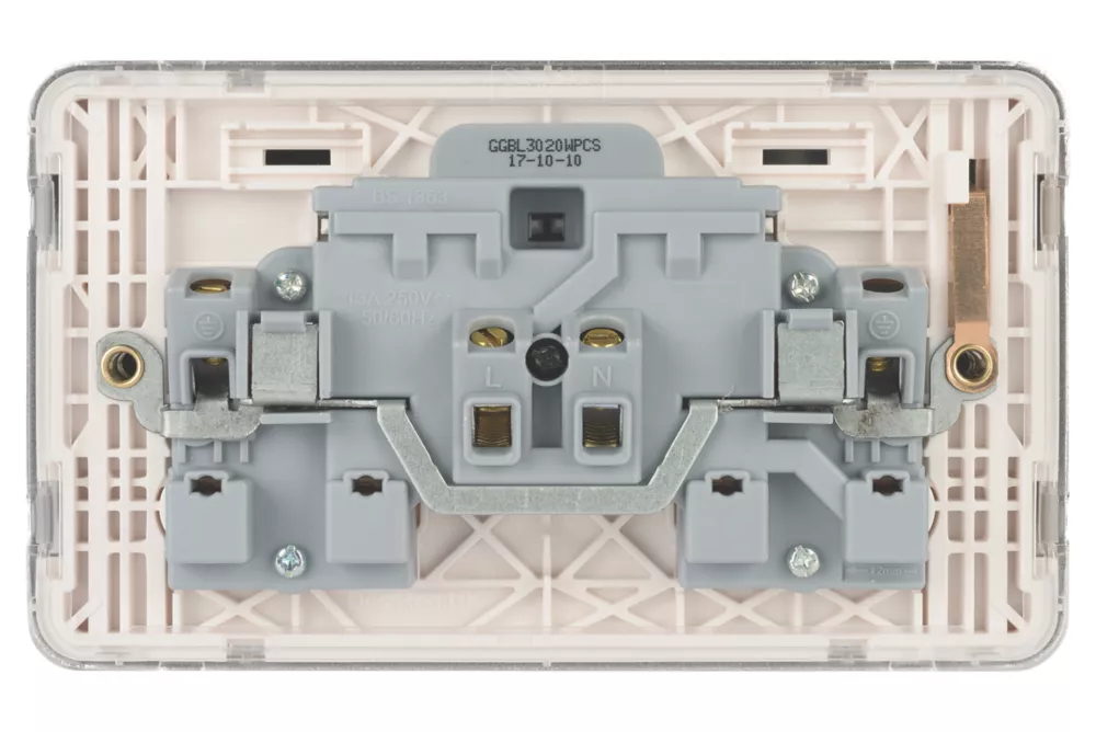 Schneider Electric Lisse Deco 13A 2-Gang SP Switched Plug Socket Polished Chrome With White Inserts 6 Schneider Electric Lisse Deco 13A 2-Gang SP Switched Plug Socket Polished Chrome With White Inserts - Image 4