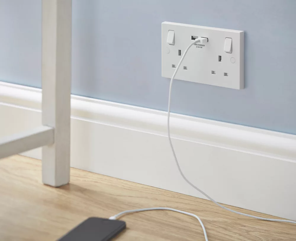 British General 900 Series 13A 2-Gang SP Switched Socket + 3.1A 2-Outlet Type A USB Charger White 7 British General 900 Series 13A 2-Gang SP Switched Socket + 3.1A 2-Outlet Type A USB Charger White - Image 5