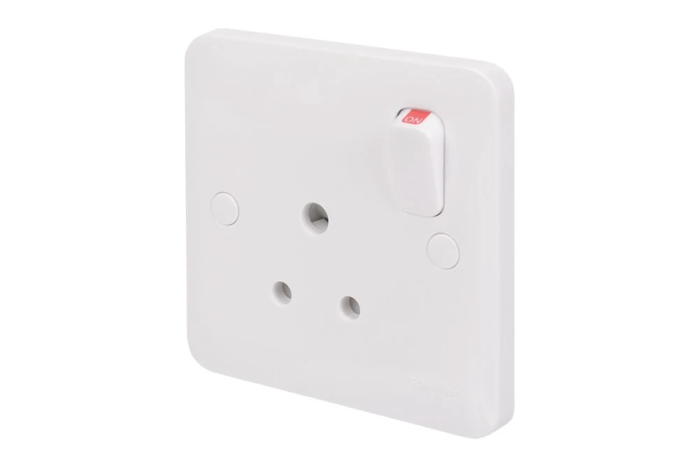 Schneider Electric Lisse 5A 1-Gang SP Switched Round Pin Plug Socket White 3 Schneider Electric Lisse 5A 1-Gang SP Switched Round Pin Plug Socket White