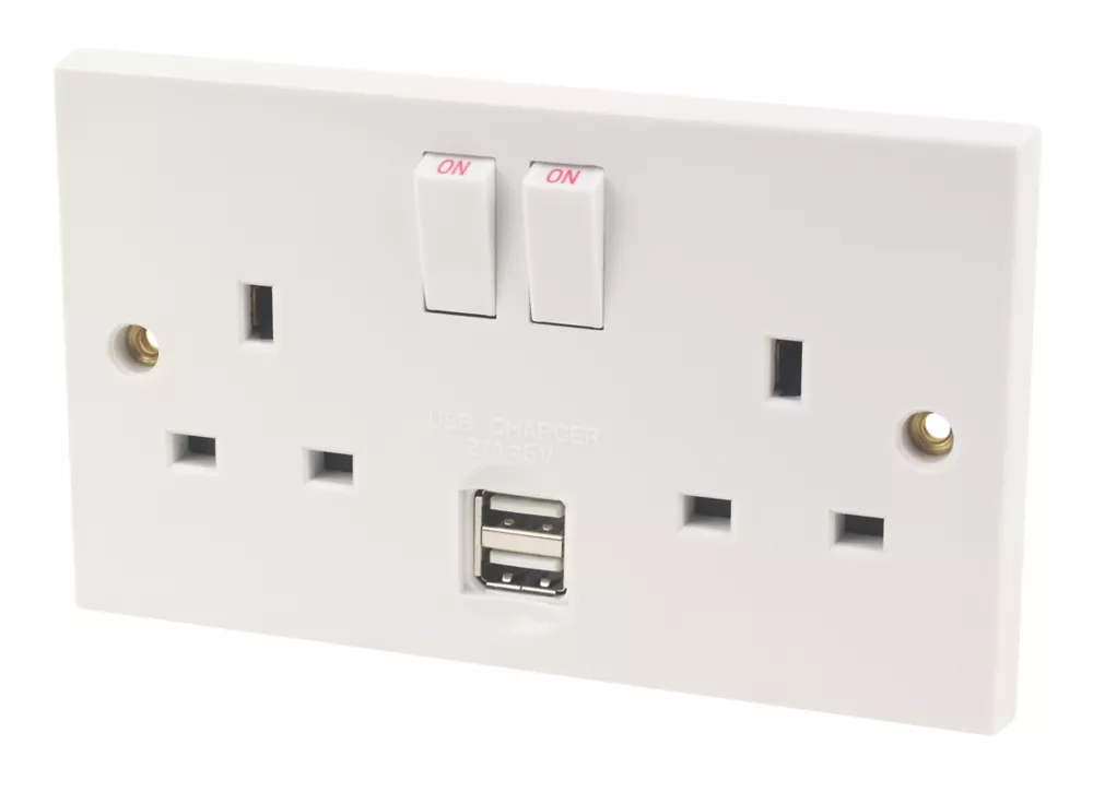 Essentials 13A 2-Gang DP Switched Socket + 2.1A 2-Outlet Type A USB Charger White 3 Essentials 13A 2-Gang DP Switched Socket + 2.1A 2-Outlet Type A USB Charger White