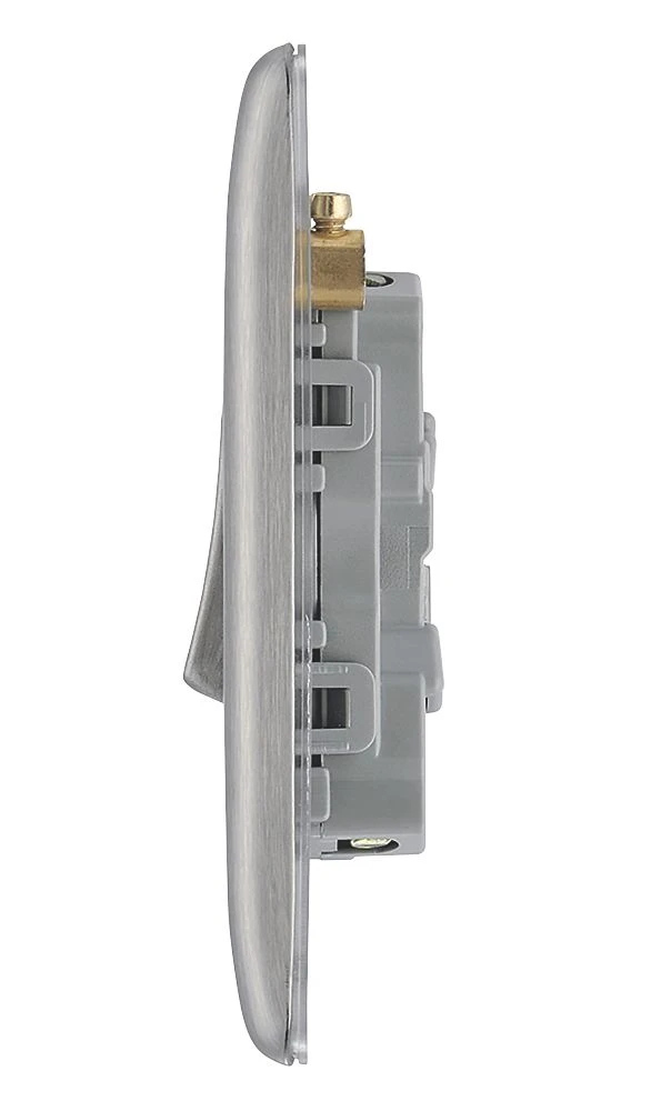 British General Nexus Metal 10AX 3-Gang 2-Way Light Switch Brushed Steel 5 British General Nexus Metal 10AX 3-Gang 2-Way Light Switch Brushed Steel - Image 3